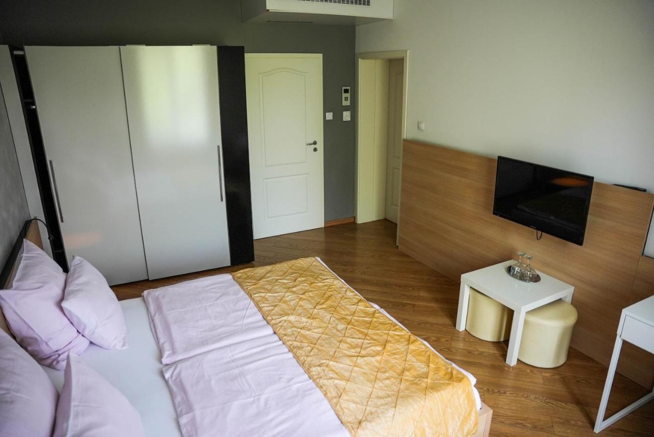 APARTHOTEL Panoramis Residence Oradea Exterior foto