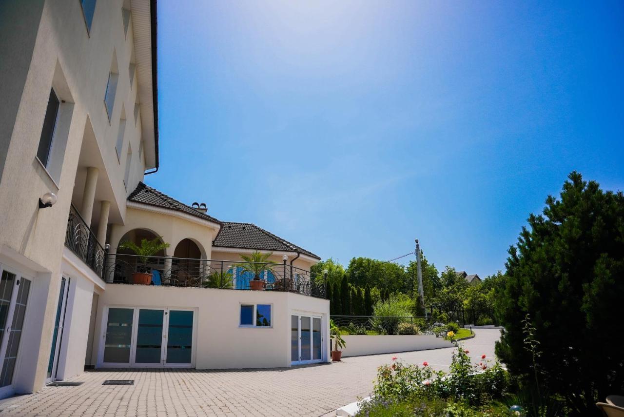 APARTHOTEL Panoramis Residence Oradea Exterior foto