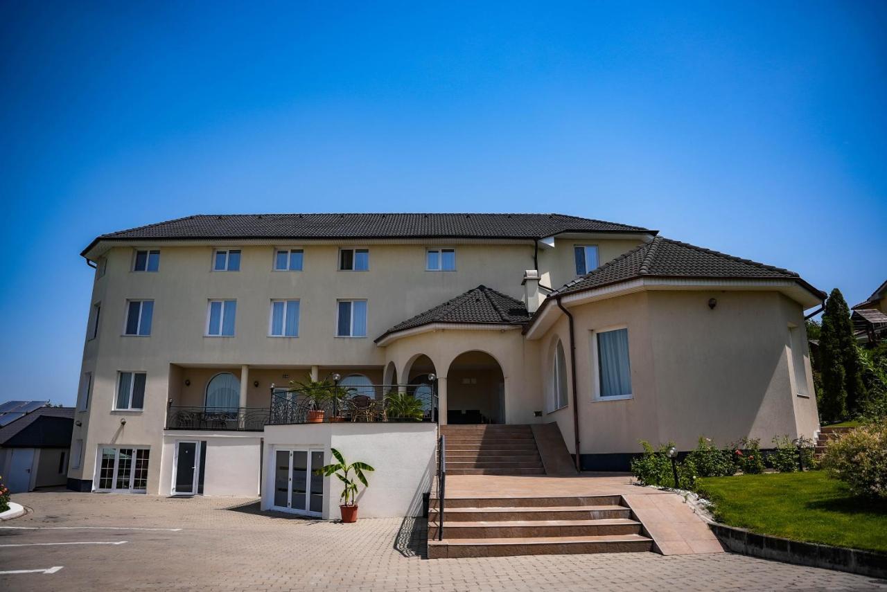 APARTHOTEL Panoramis Residence Oradea Exterior foto